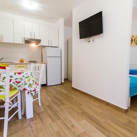 Studio apartment Zeljka Pula Buitenkant foto