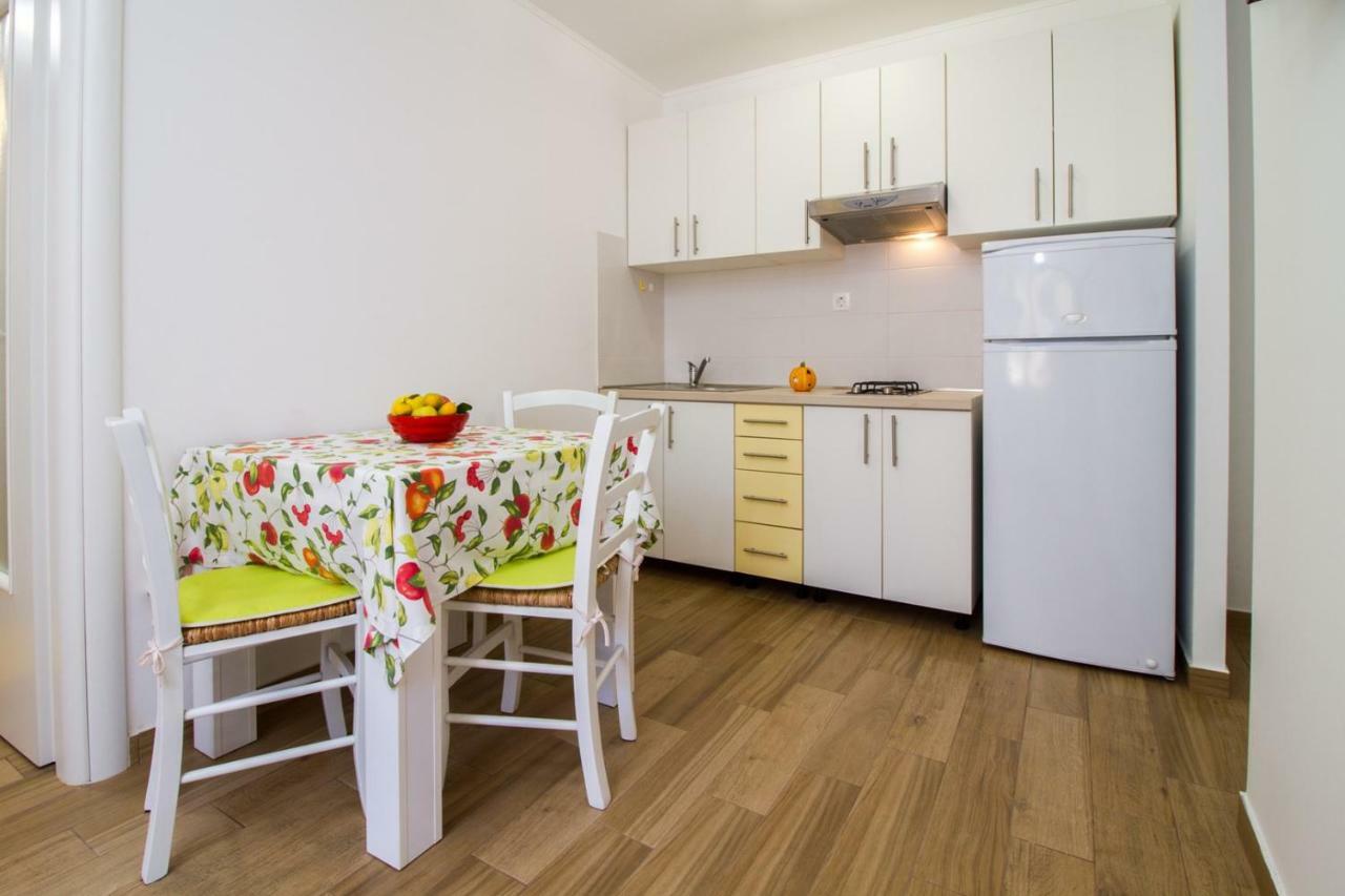 Studio apartment Zeljka Pula Buitenkant foto
